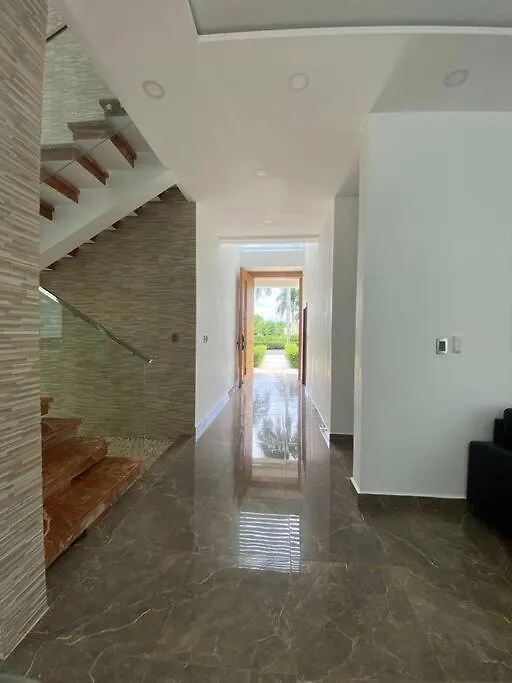 Impresionante Villa En Playa Nueva Romana La Romana